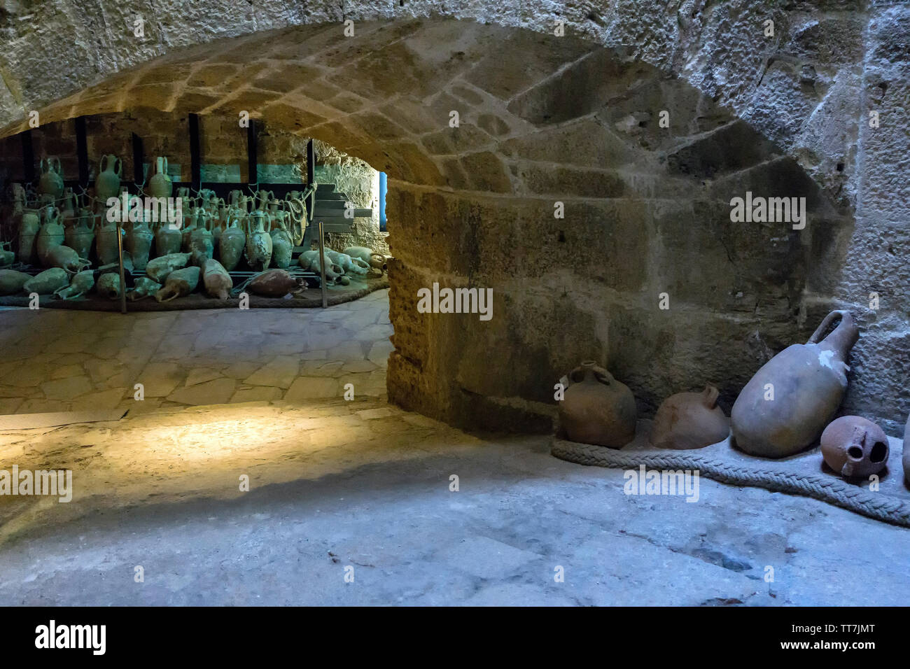 Héraklion, Crète / Grèce. Vue de l'intérieur de la forteresse d'Héraklion. Les amphores de l'époque byzantine et la naufrages de Rhodes Banque D'Images