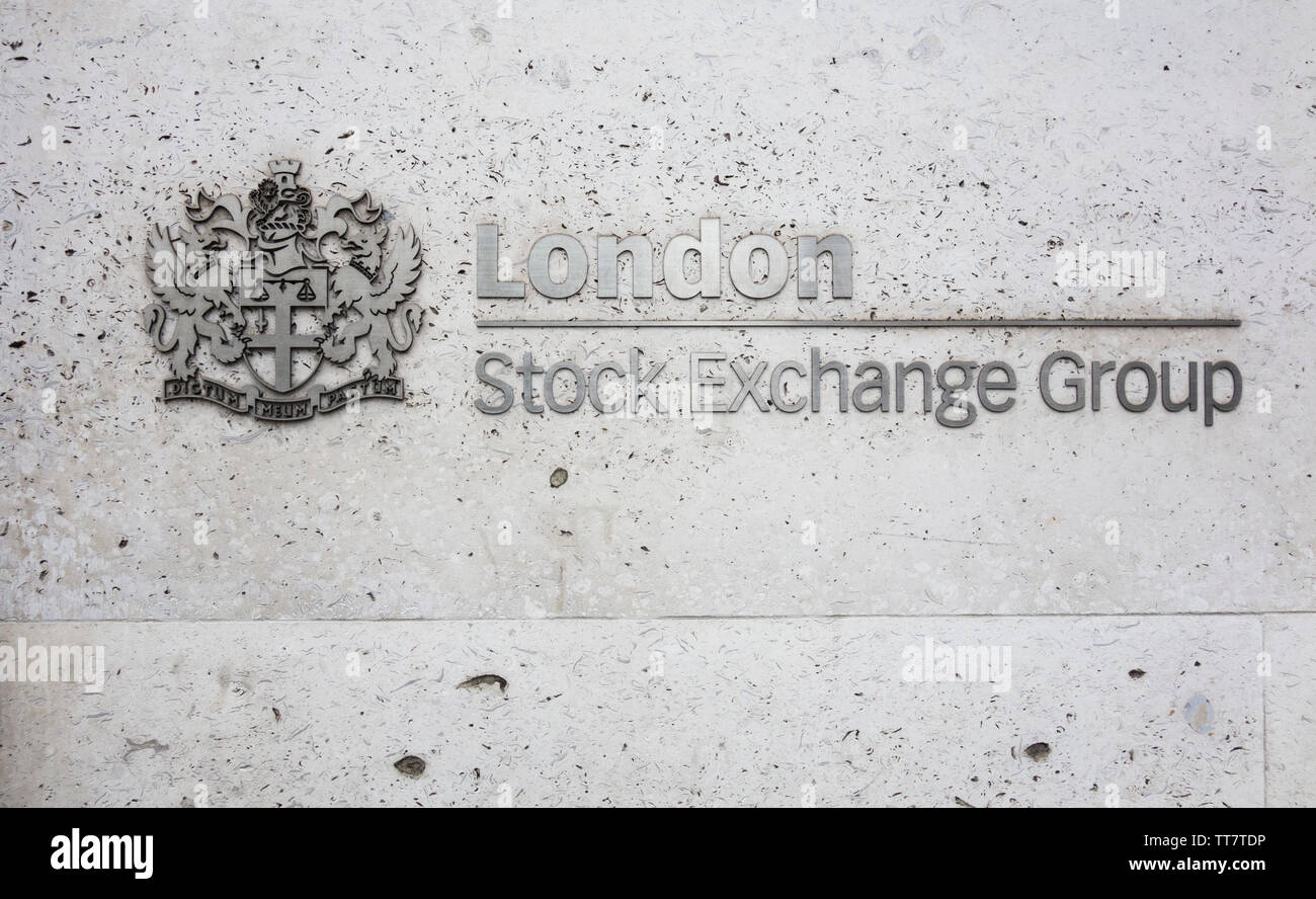 Signalisation à l'extérieur de la Bourse de Londres armoiries - Ma parole est mon lien (Dictum Pactum Meum), à l'extérieur de la LSE sur Paternoster Row, London, EC4, UK Banque D'Images