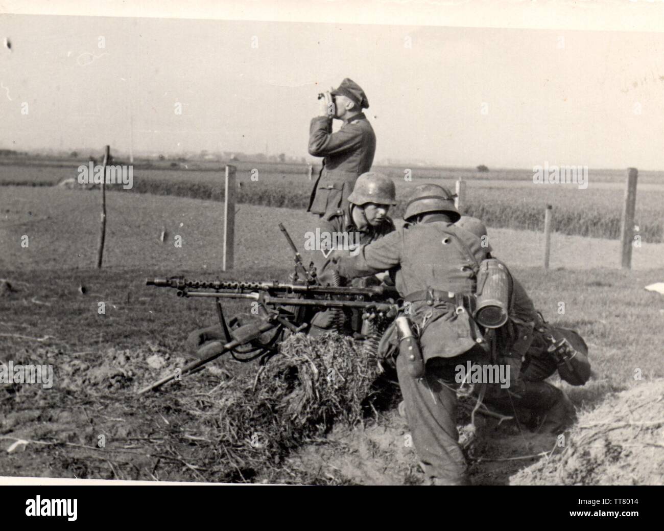 Les soldats allemands ont mis en place une position MG lors de l'invasion de la France 1940 Banque D'Images