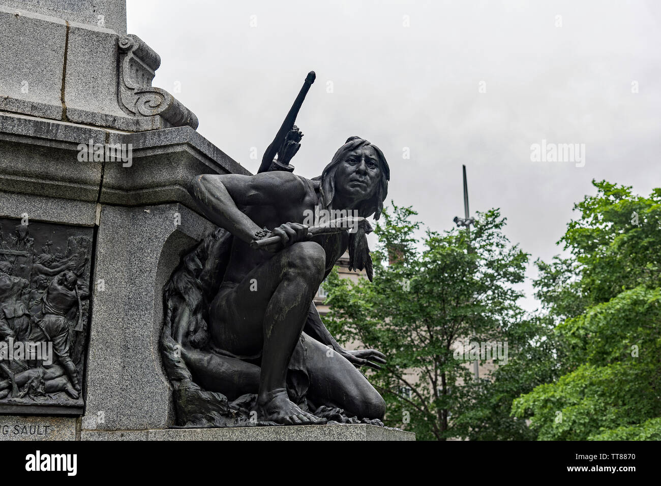 Les Indiens de l'Amérique du Nord Statue sur Monument-Old Montréal. Banque D'Images