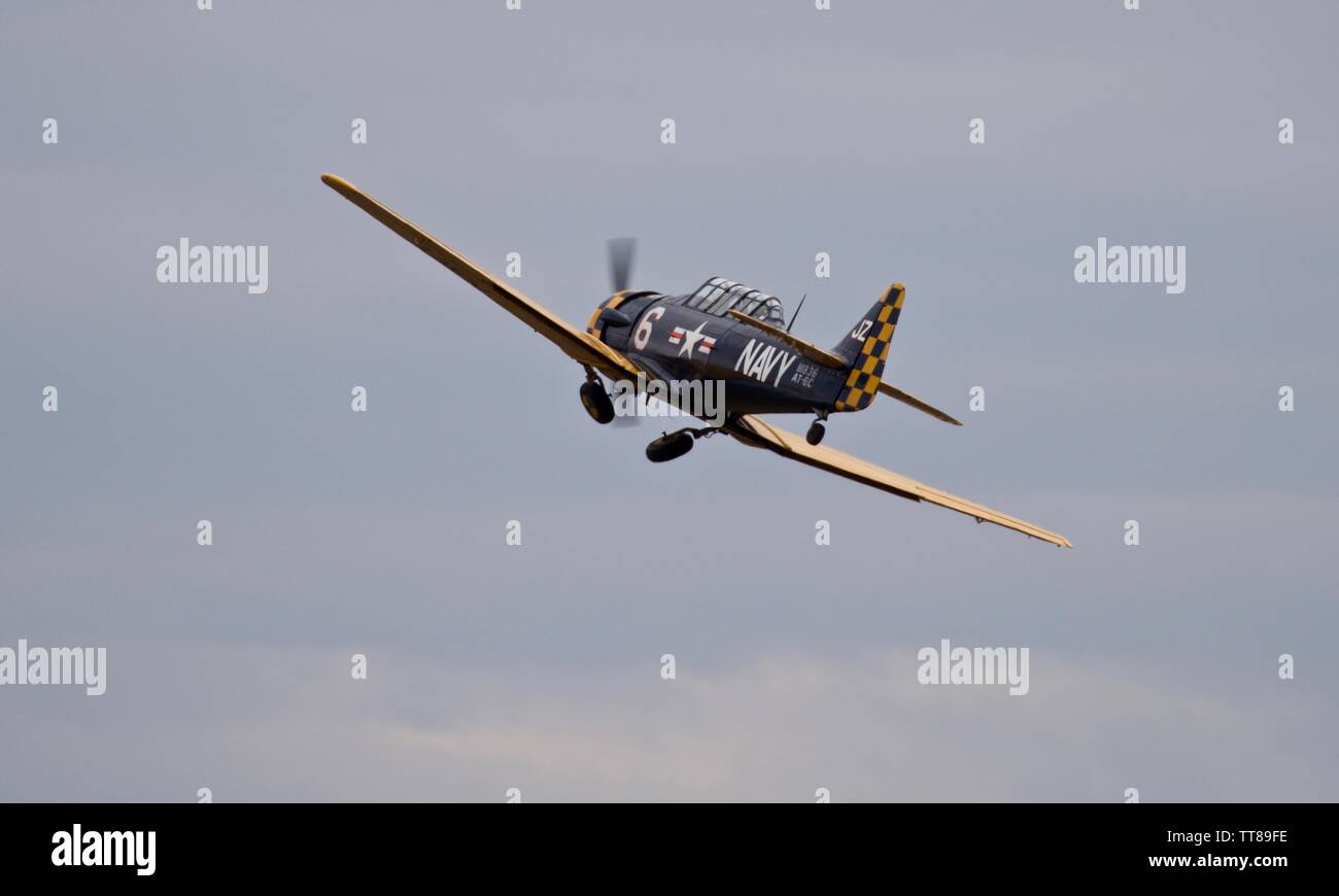 North American AT-6C (G-IIA Harvard TSIX) au-dessus de la normandie Daks airshow à Duxford sur le 4 juin 2019 Banque D'Images