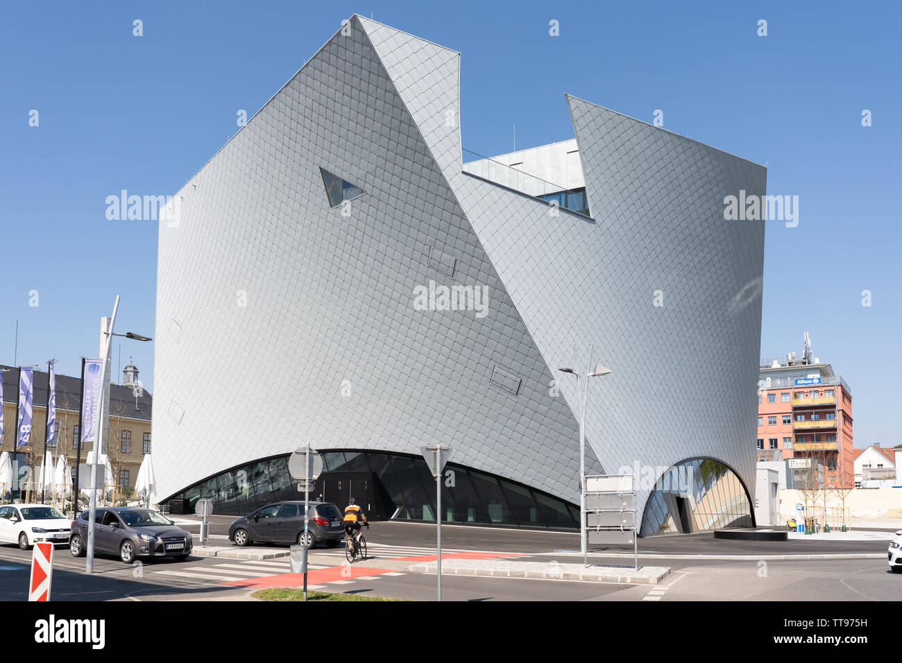 La nouvelle Landesgalerie moderne en alliage de zinc et de titane Niederösterreich (galerie d'art de la Basse-Autriche) à Stein an der Donau, Autriche Banque D'Images
