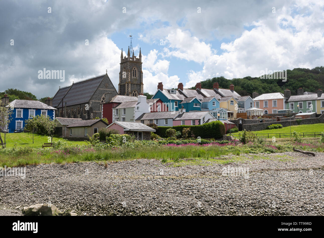 Le port pittoresque d''Aberaeron ville du Ceredigion, pays de Galles, avec des maisons peintes de couleurs vives Banque D'Images