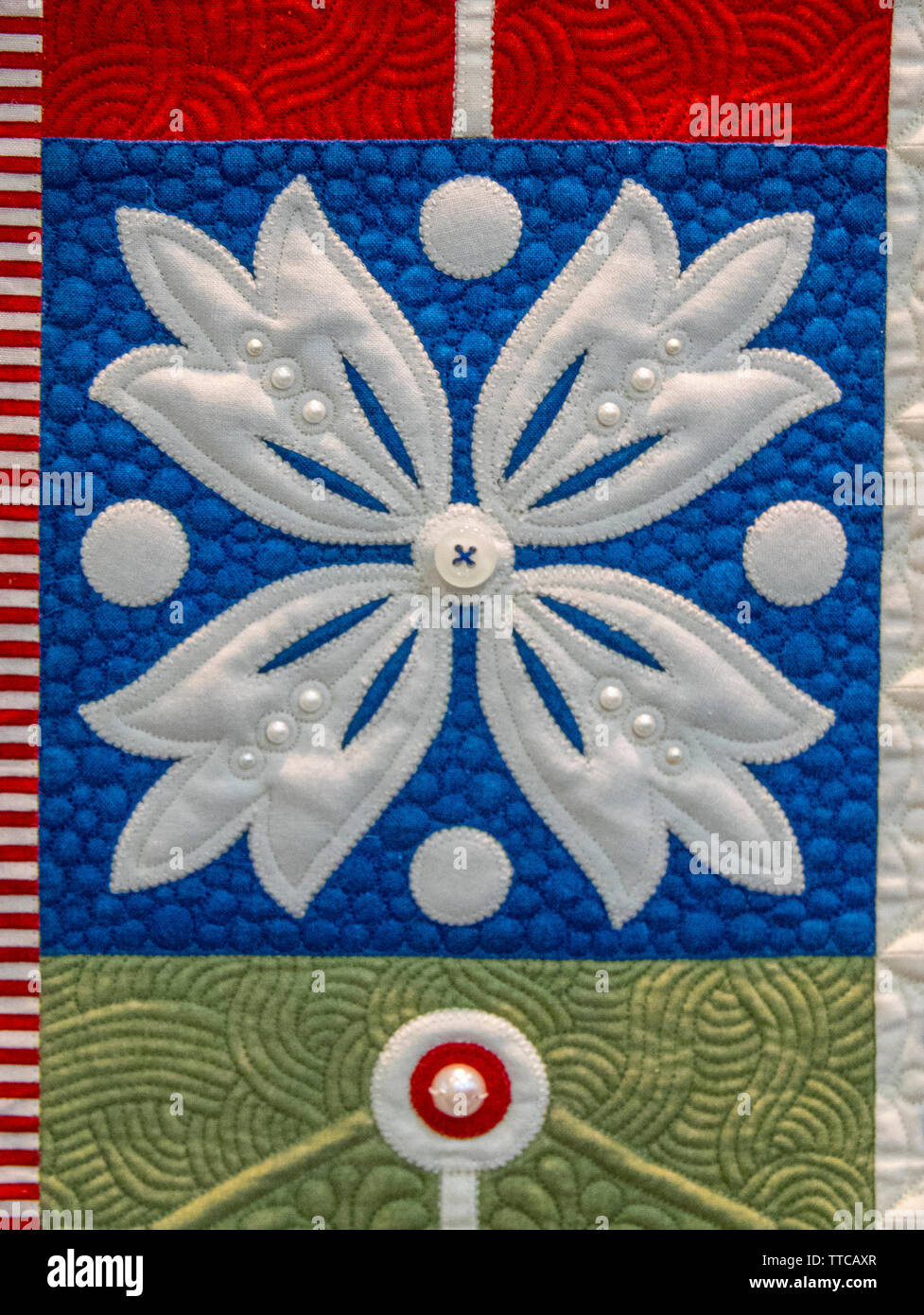 Close up detail de Janome America Best of Show - Moutons & BOUTONS & PEARLS, OH MY ! Par Janet Stone au printemps Quilt Show 2019 Paducah Kentucky USA Banque D'Images