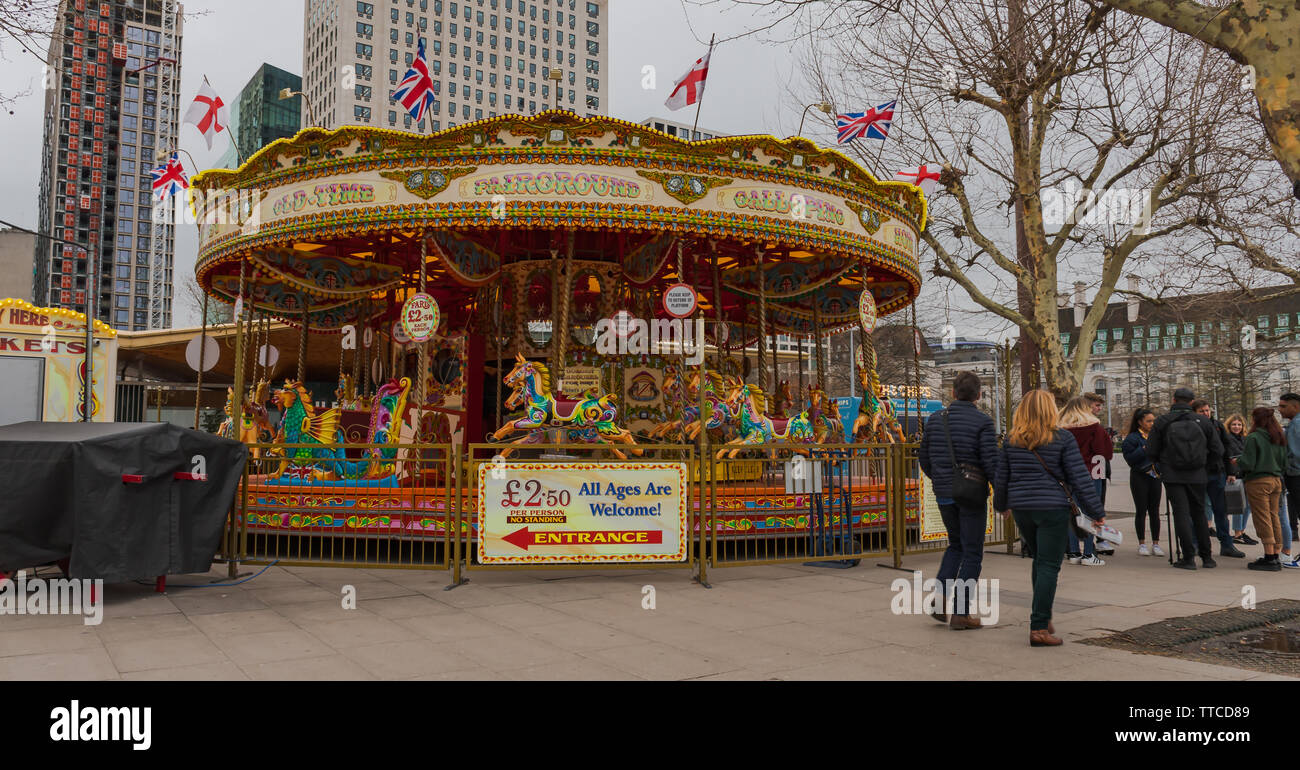Le Queen's Walk - Londres Banque D'Images