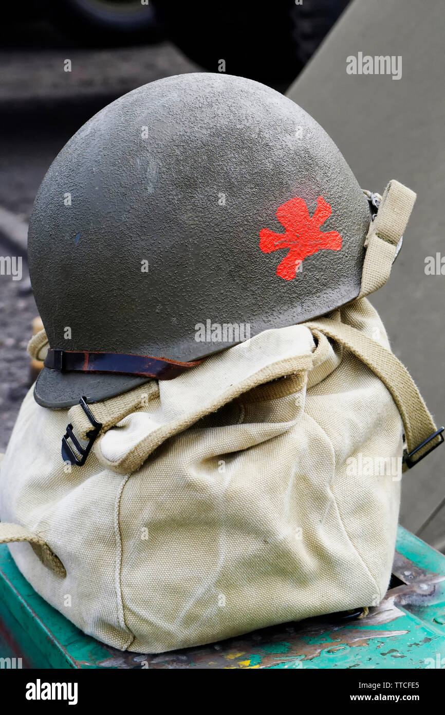 82Nd Airborne 504E PIR 'Skull and Bones' M1c Paratrooper Helmet Banque D'Images