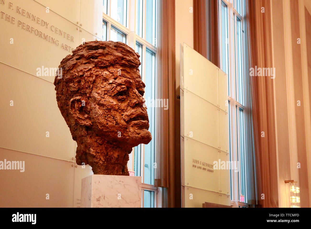 Le 30 mai 2019. Washington, DC. Le John F. Kennedy Center for the Performing Arts. Buste de John F. Kennedy par Robert Berks Banque D'Images