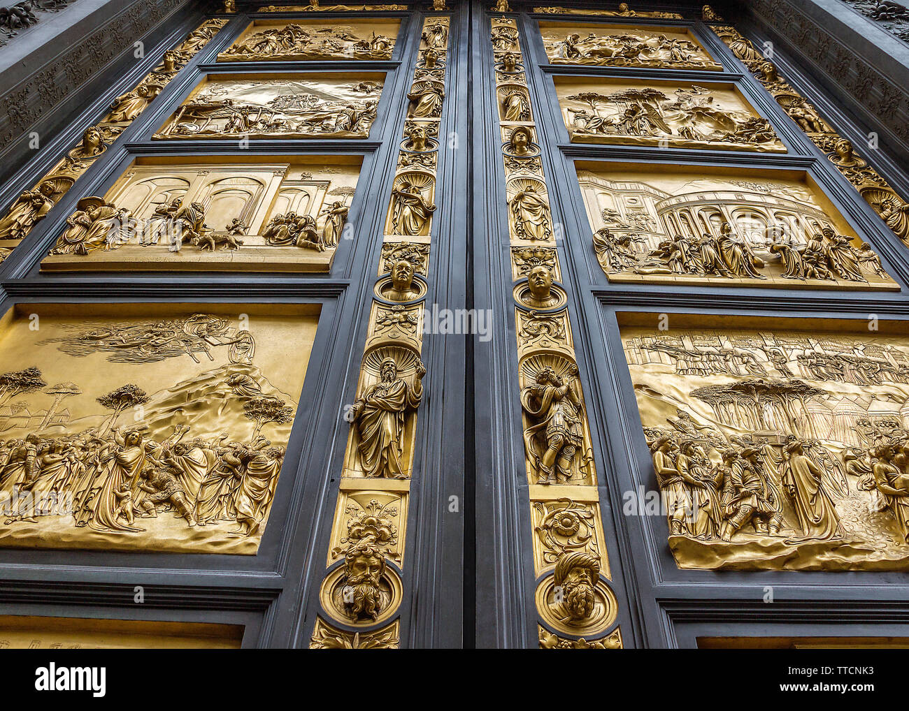 Italie, Florence. Bronze, dorure, portes du Baptistère de San Giovanni - 'Les Portes du Paradis, comme le grand Michel-ange les a appelés. Banque D'Images