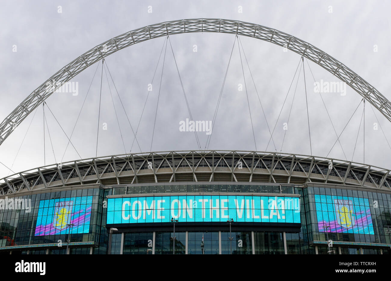 'Villa' sur la publicité pour Aston Villa avant l'EFL Championship play-off finale, le Stade de Wembley, Londres Banque D'Images