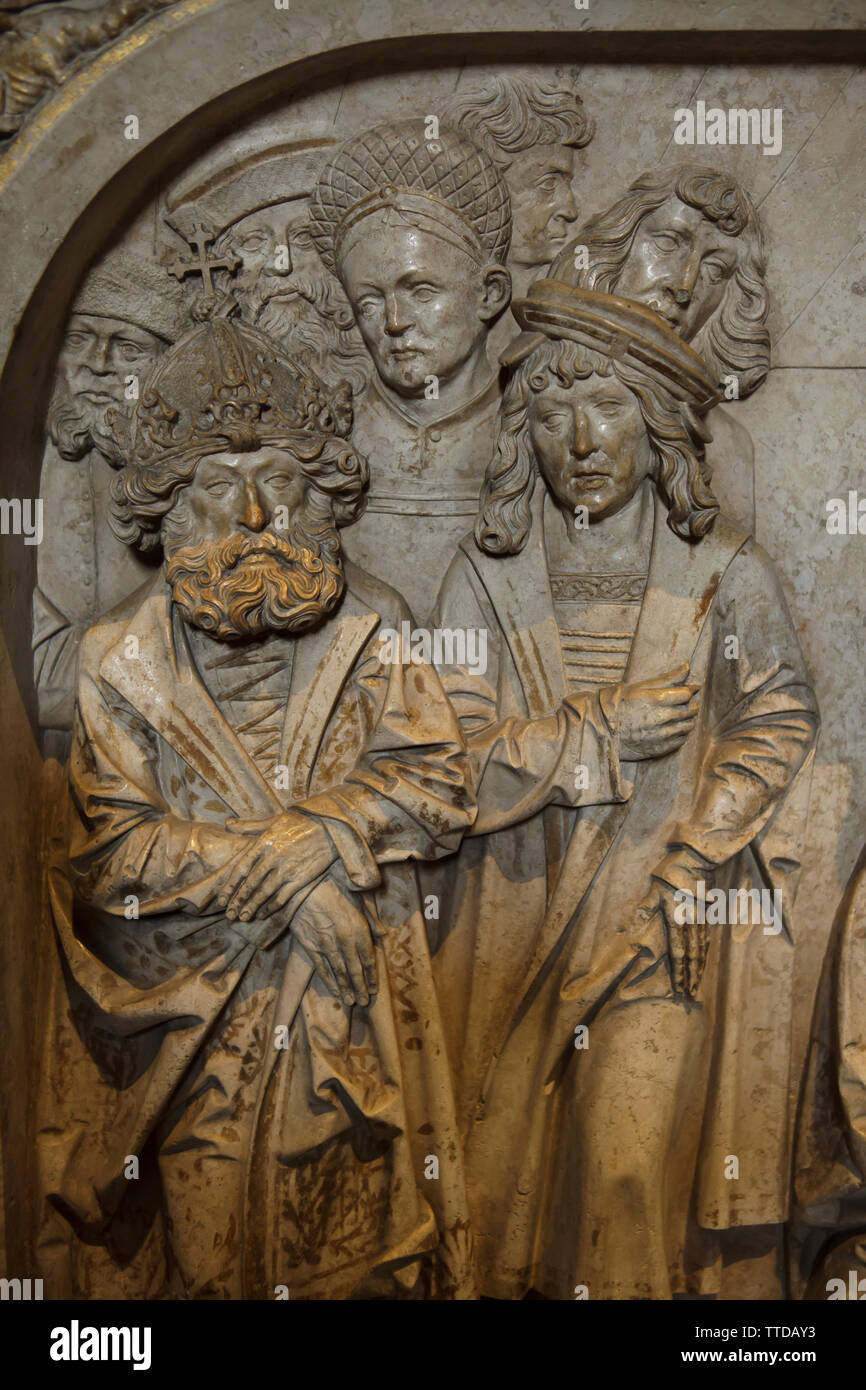 Saint Henry l'exubérante (Saint Empereur Romain Henry II) représenté à gauche dans le détail de la réparation par sculpteur allemand Tilman Riemenschneider (1499-1513) sur la tombe de Saint Henry l'exubérante et Saint Cunigunde de Luxembourg (Kaisergrab) dans la Cathédrale de Bamberg (Bamberger Dom) à Bamberg, Haute-Franconie, Allemagne. Banque D'Images