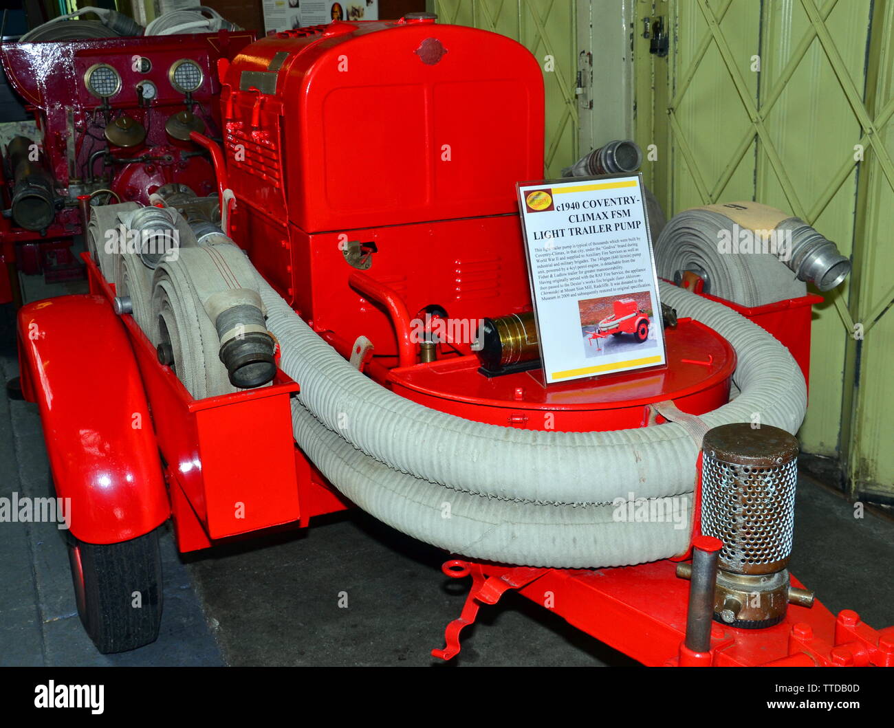 C1940 Pompe Remorque Lumière FSM Coventry-Climax. Le Grand Manchester Fire Service Museum, à Rochdale, UK, a l'intention de commencer les travaux de construction à son nouvel emplacement, l'ancienne route adjacente Maclure fire station, plus tard cette année .l'édifice sera entièrement restauré dans son état de 1930 à la fin de 2020. Le déménagement dans des locaux plus vastes, signifie qu'un grand incendie peuvent être affichées, avec de nombreux éléments historiques fascinants du matériel d'incendie. Banque D'Images