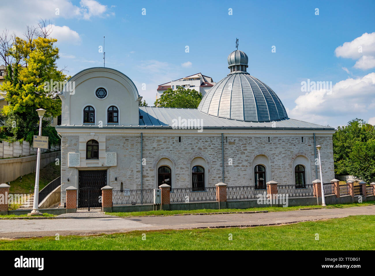 Iasi, Roumanie - août 6th, 2018 : La grande synagogue de la ville de Iasi, Roumanie, lors d'une journée ensoleillée Banque D'Images