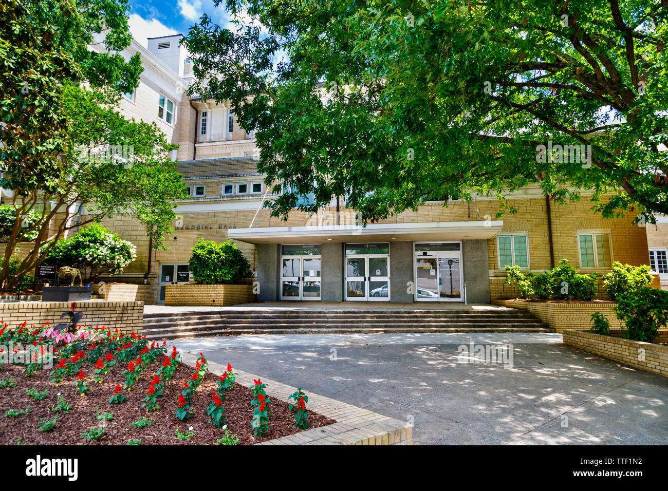 ATHENS, GA, USA - 3 mai : Memorial Hall le 3 mai 2019 à l'université de Georgia à Athens, Géorgie. Banque D'Images