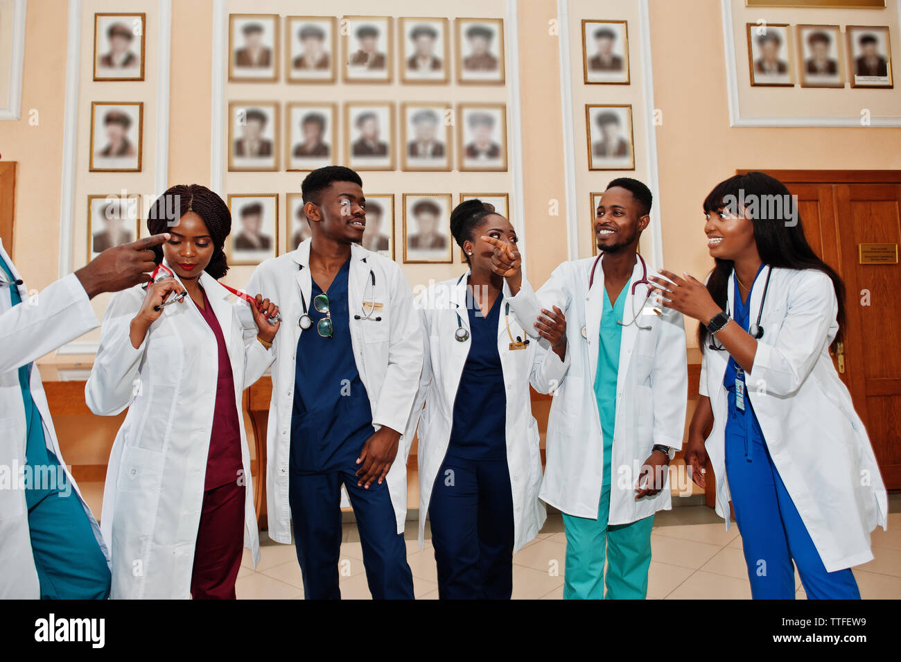 Groupe d'étudiants en médecine de l'Afrique à l'université. Banque D'Images