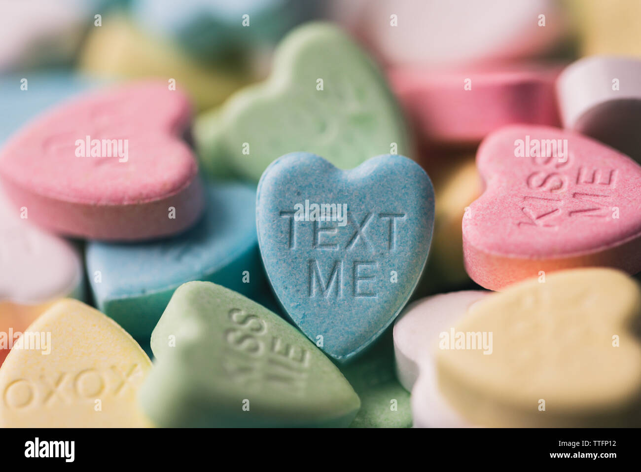 Bonbons coeur Saint-valentin avec messages sur eux Photo Stock - Alamy