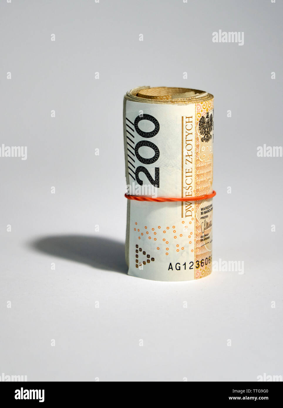 Roulé d'argent polonais (PLN) - deux cent zloty polonais projets isolé sur fond blanc Banque D'Images