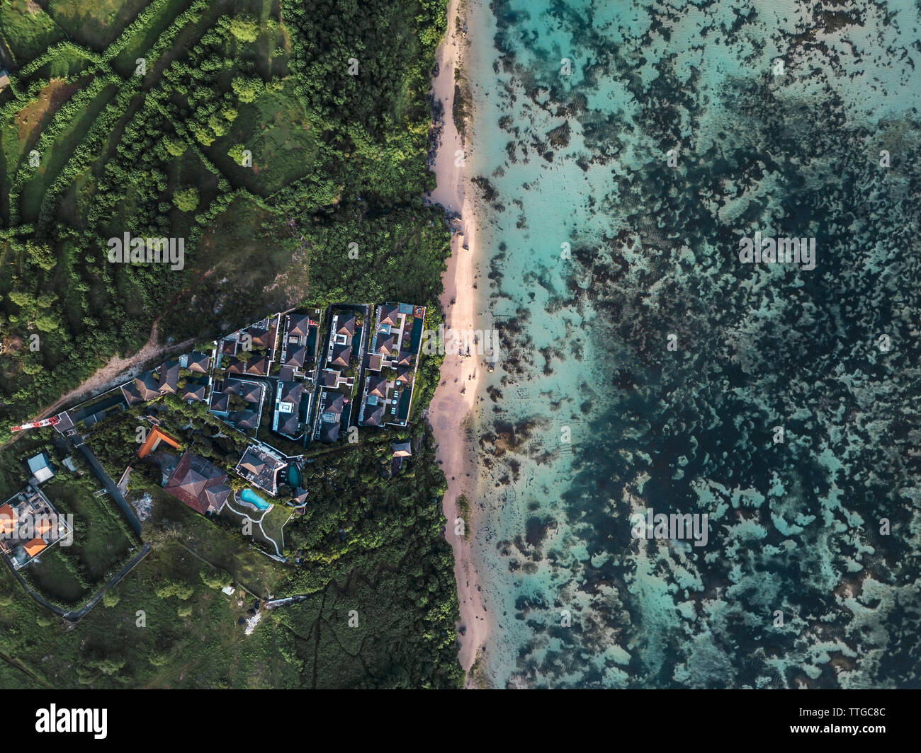 Vue aérienne des installations de l'hôtel à la plage de Nusa Dua Banque D'Images