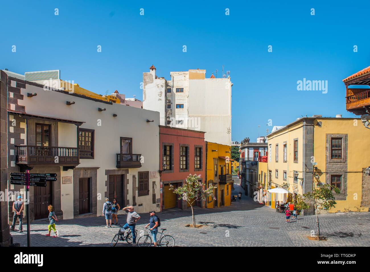 LAS PALMAS DE GRAN CANARIA, ESPAGNE - 10 mars 2019 : vue sur la rue. L'espace de copie pour le texte. Banque D'Images