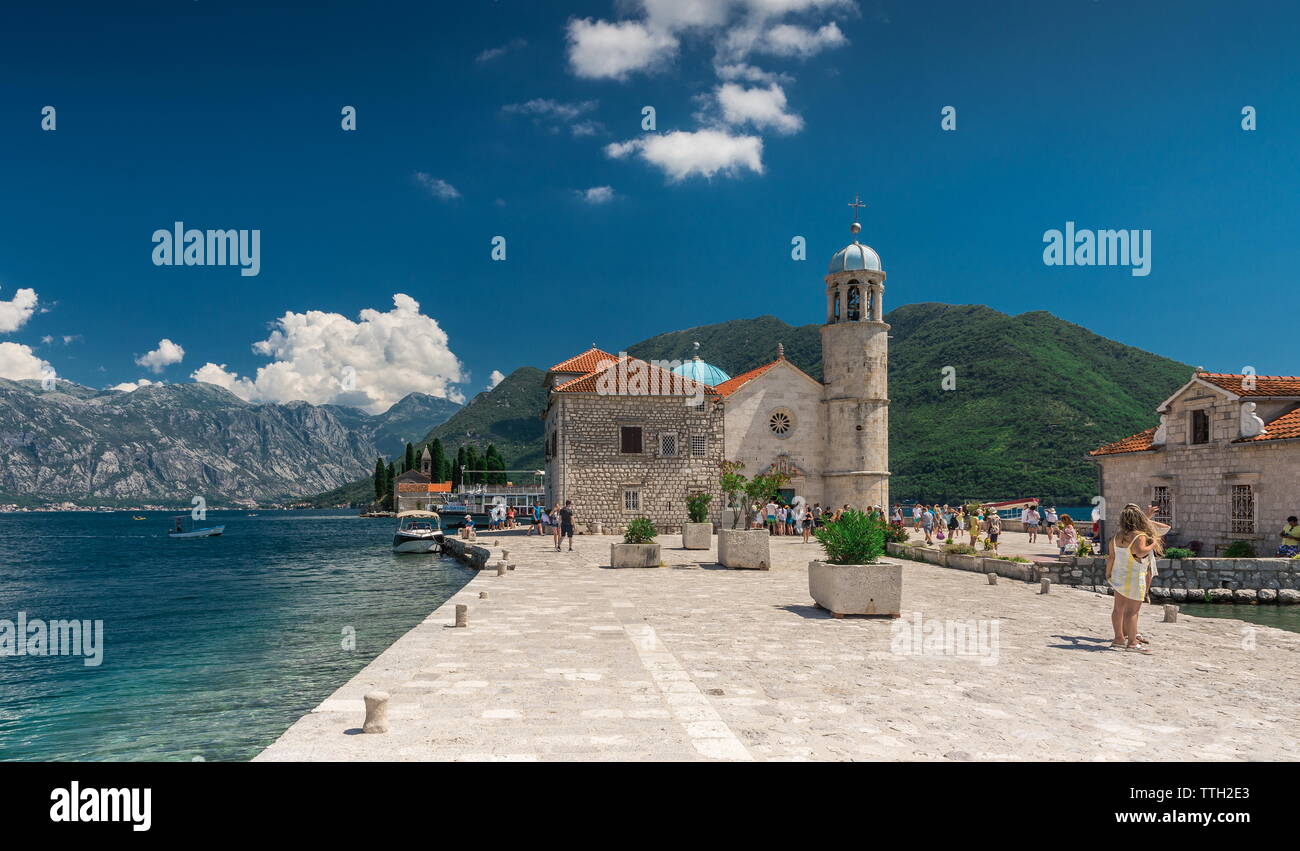 Notre Dame de l'église de roches au Monténégro Banque D'Images