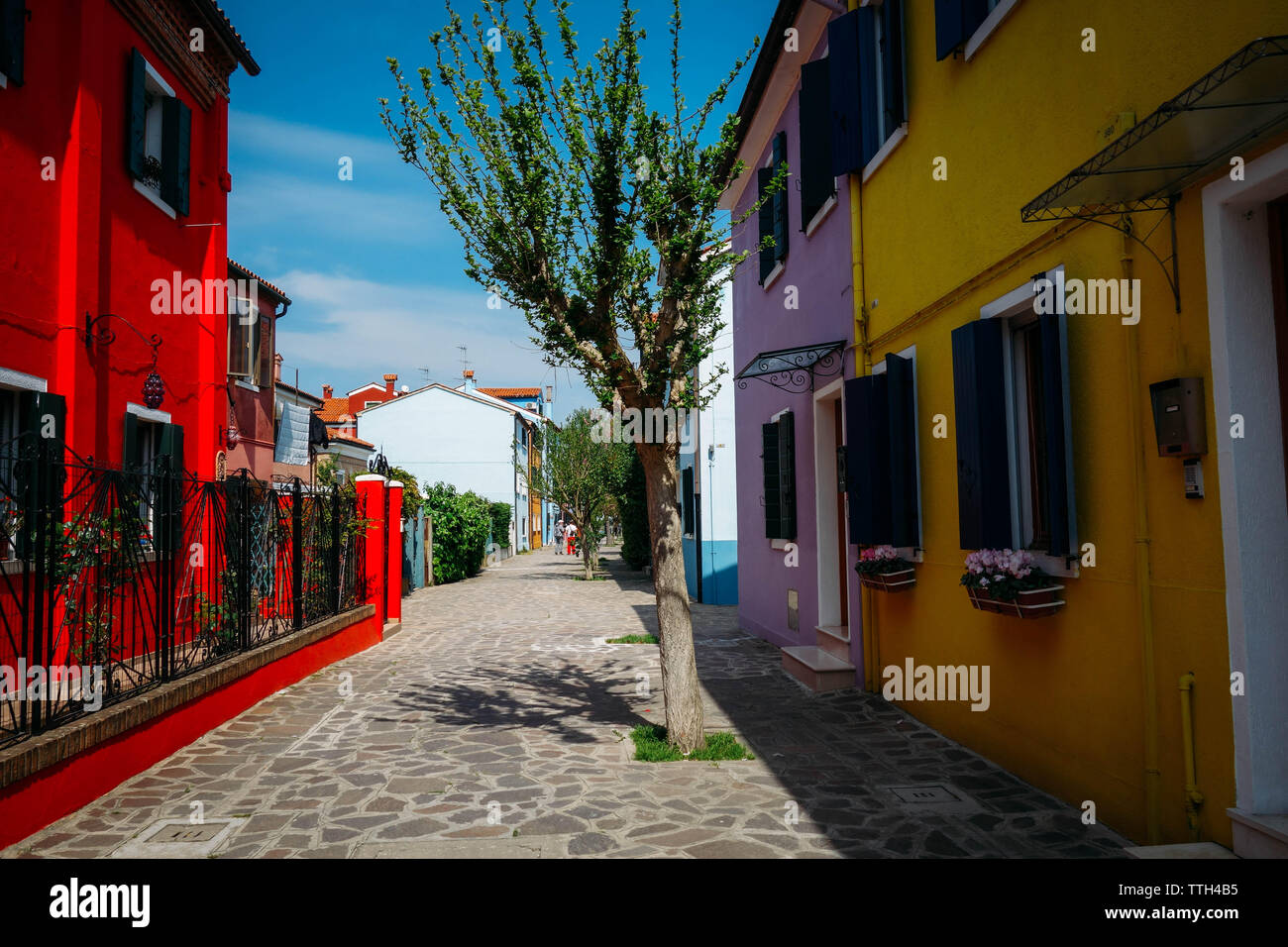 Venise Burano avec ses maisons colorées et des lignes de blanchisserie Banque D'Images