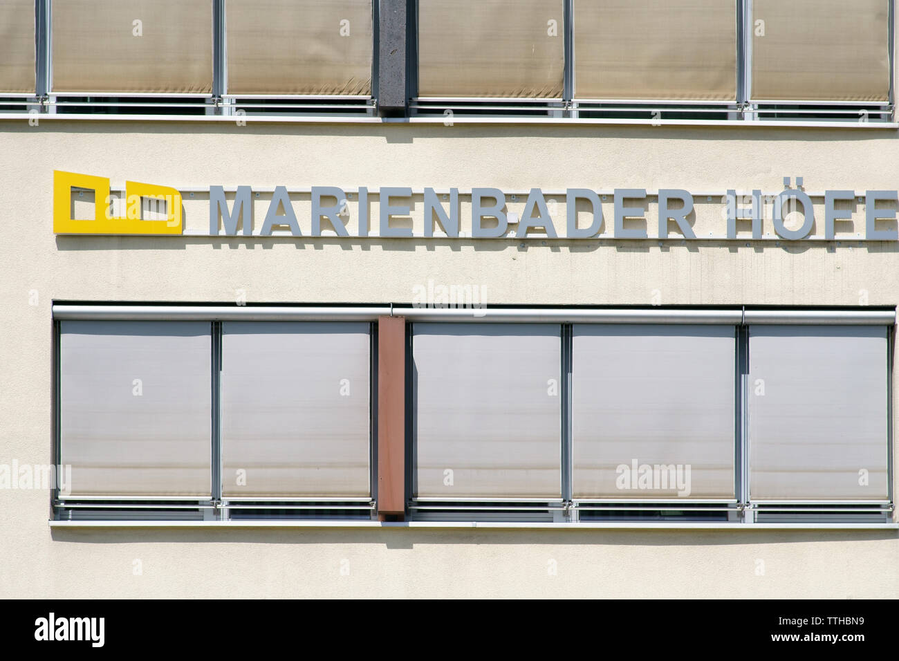 Bad Homburg, Allemagne - 09 juin 2019 : Le logo de l'immeuble et Marienbader Höfe complexe de bureaux dans le centre-ville sur 09 juin 2019 à Bad Homb Banque D'Images