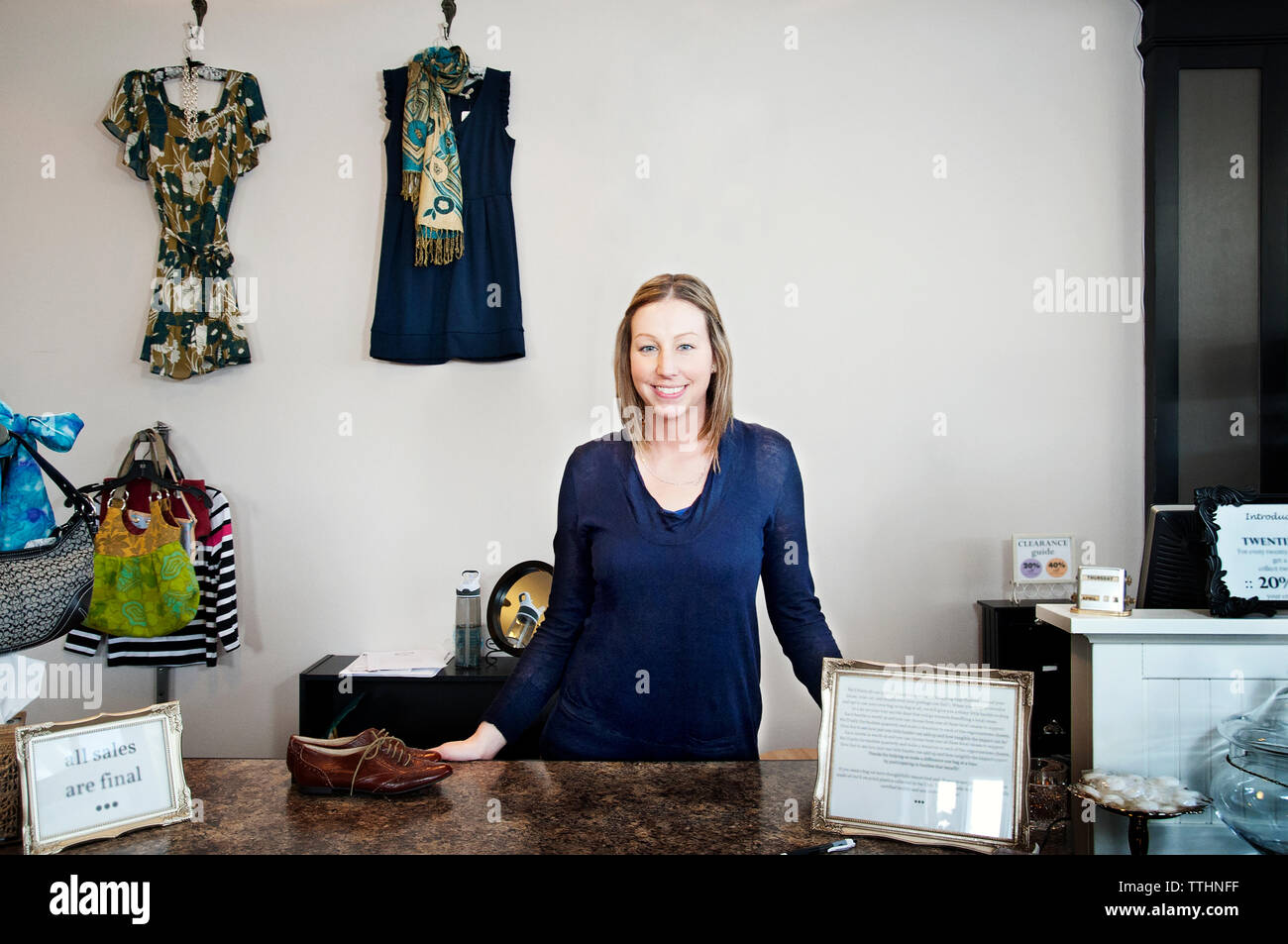 Portrait propriétaire de petite entreprise en magasin Banque D'Images