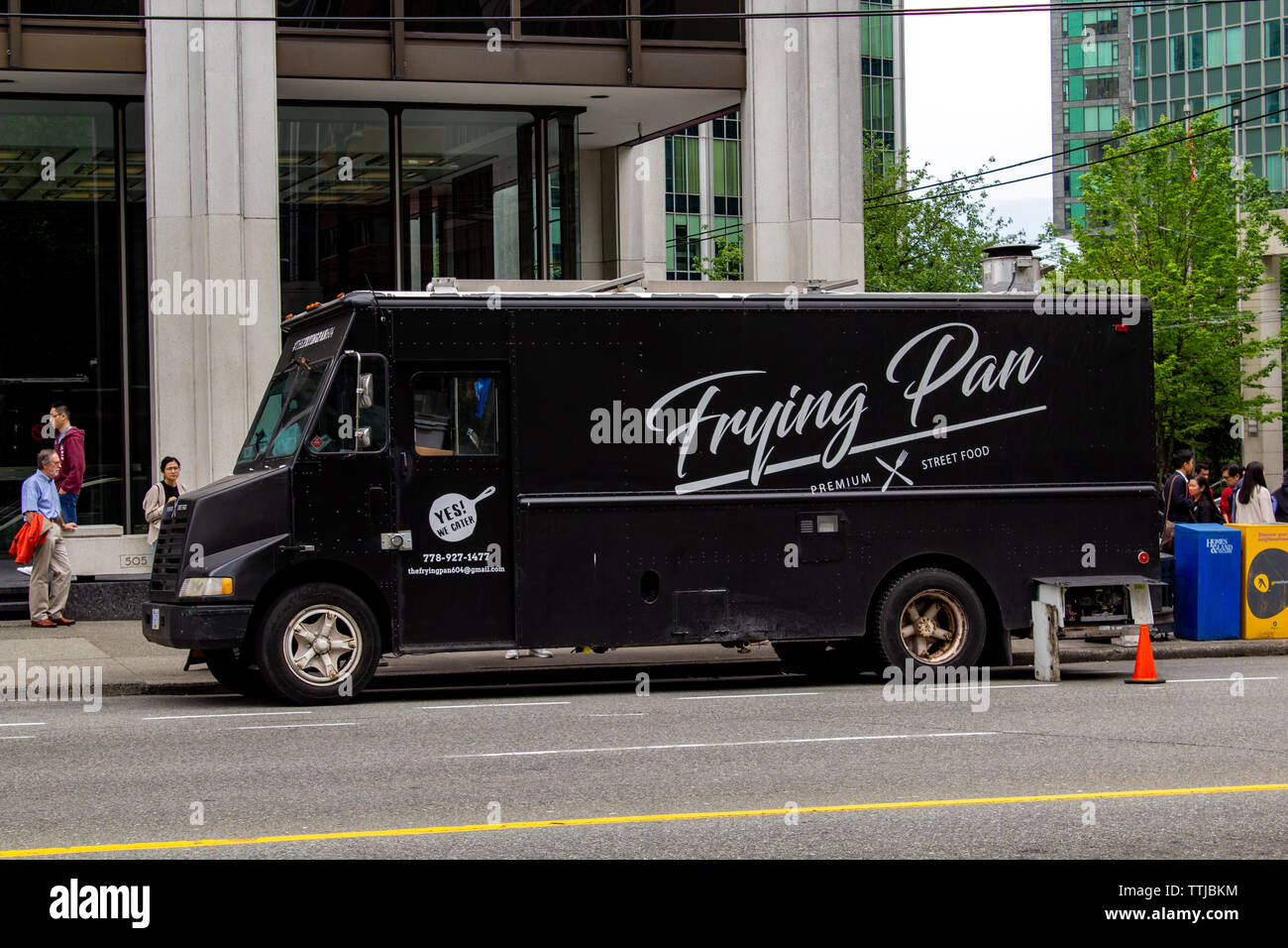 VANCOUVER, Colombie-Britannique, Canada - 1 juin 2019 : Poêle camion alimentaire dans les rues du centre-ville de Vancouver - Image Banque D'Images