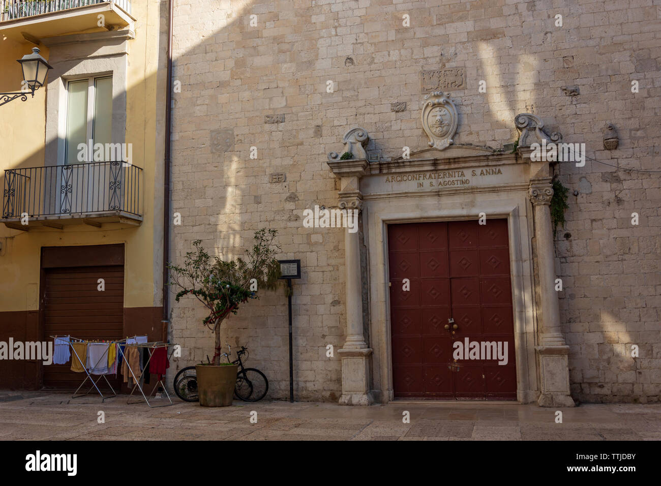 Église catholique Saint Anna (Chiesa Cattolica S. Anna) dans la région de Bari, Pouilles, Italie Banque D'Images