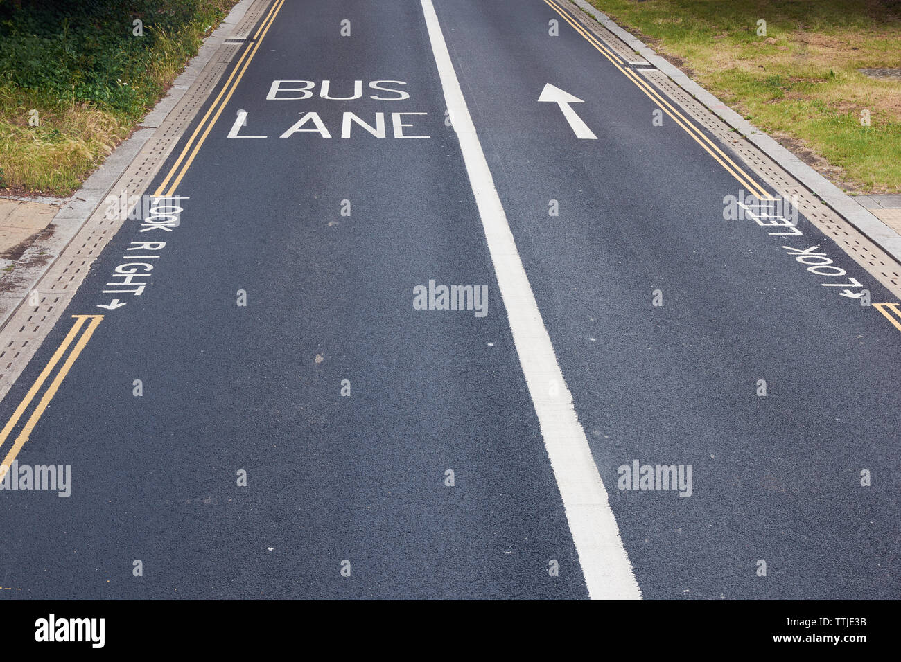 One Way Road Banque D Image Et Photos Alamy