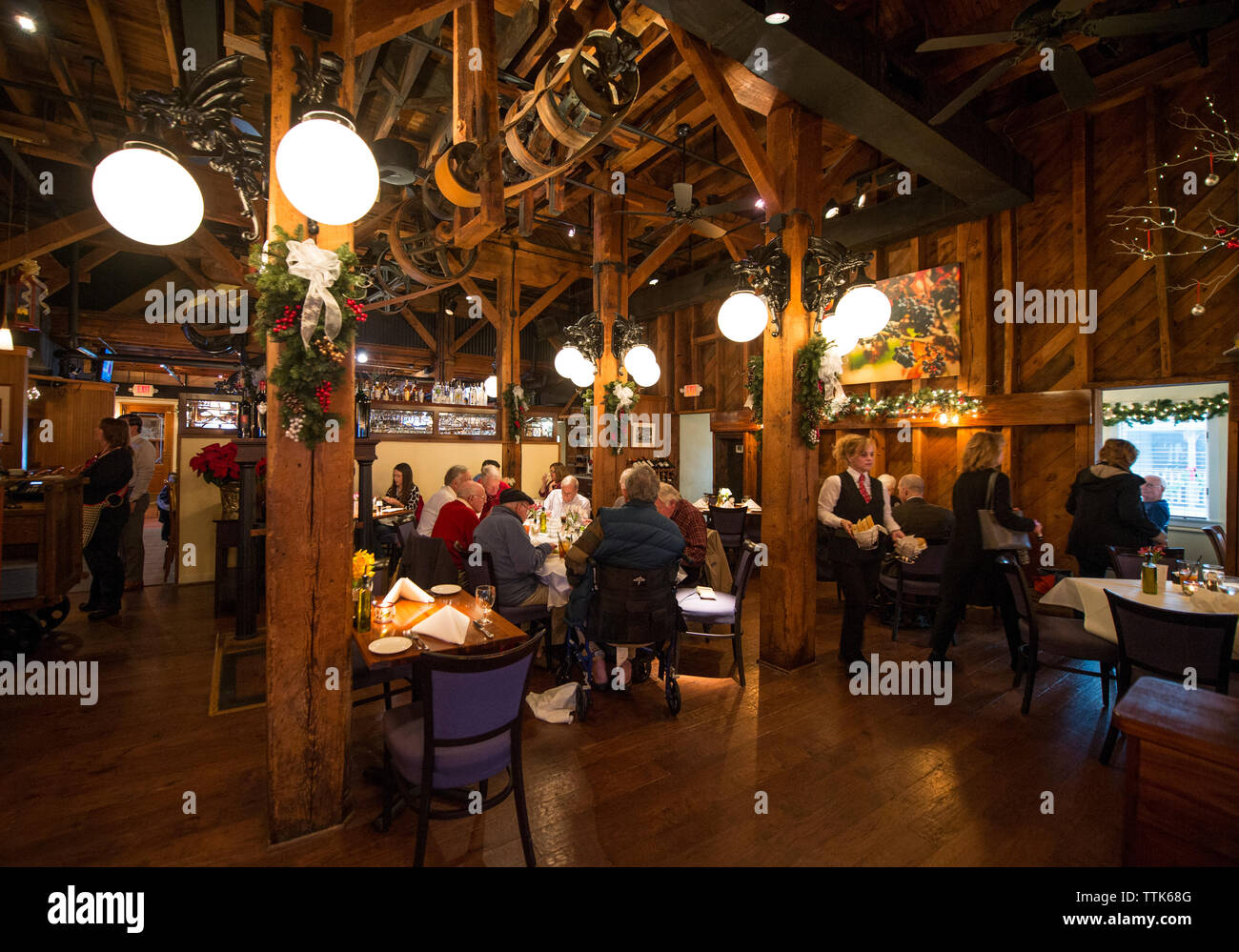 États-unis - 17 décembre 2015 : Tuscarora Mill Restaurant, également connu sous le nom de 'Tuskies» au centre-ville de Leesburg Virginia at Market Station est définie pour le Banque D'Images