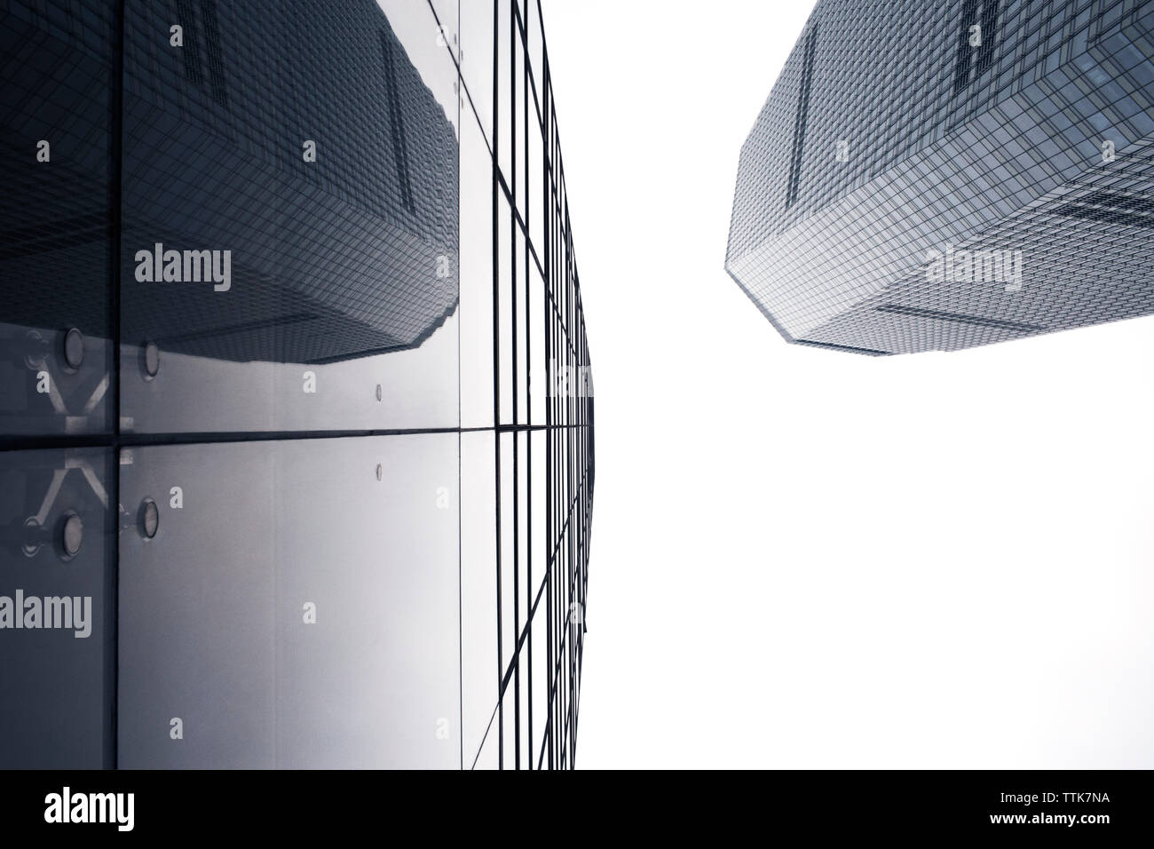 Directement au-dessous de la vue de Shanghai International Finance Centre contre le ciel clair Banque D'Images