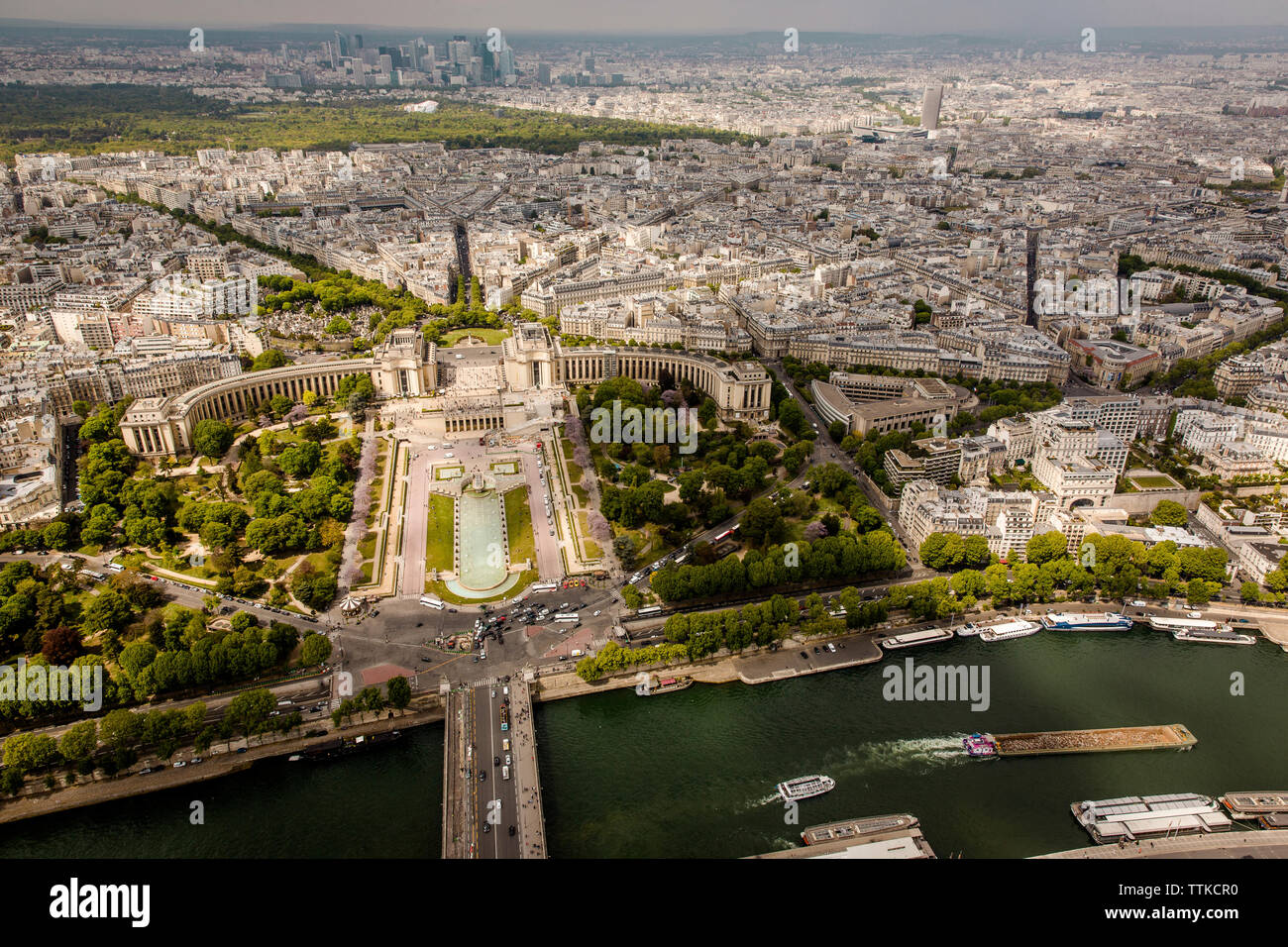 Vue aérienne de la rivière par cityscape Banque D'Images