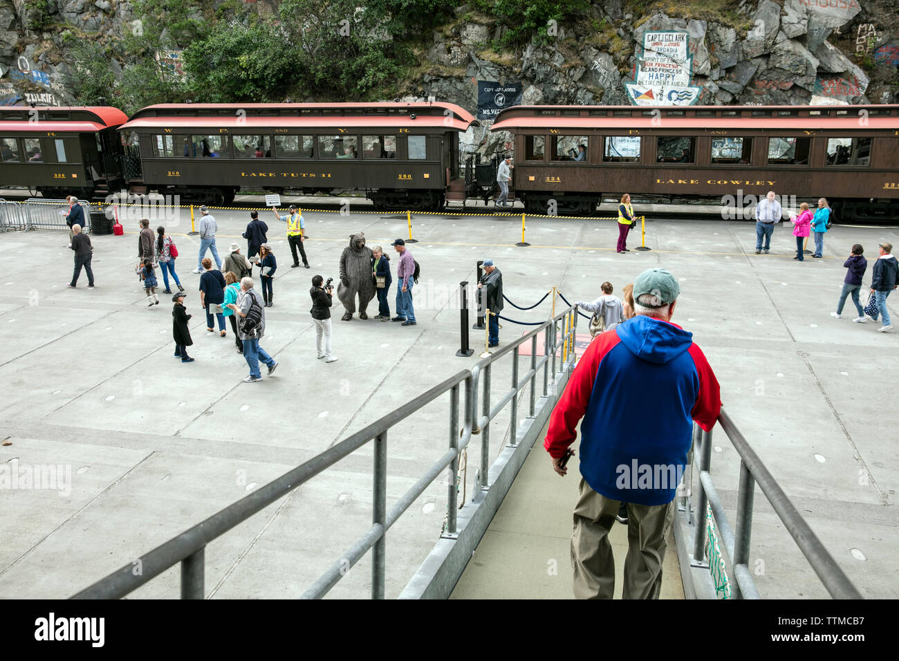 USA, Alaska, Sitka, débarquement le train après que la circonscription par l'entremise de White Pass & Yukon Route Railroad à partir de la ville de Sitka et au Canada Banque D'Images