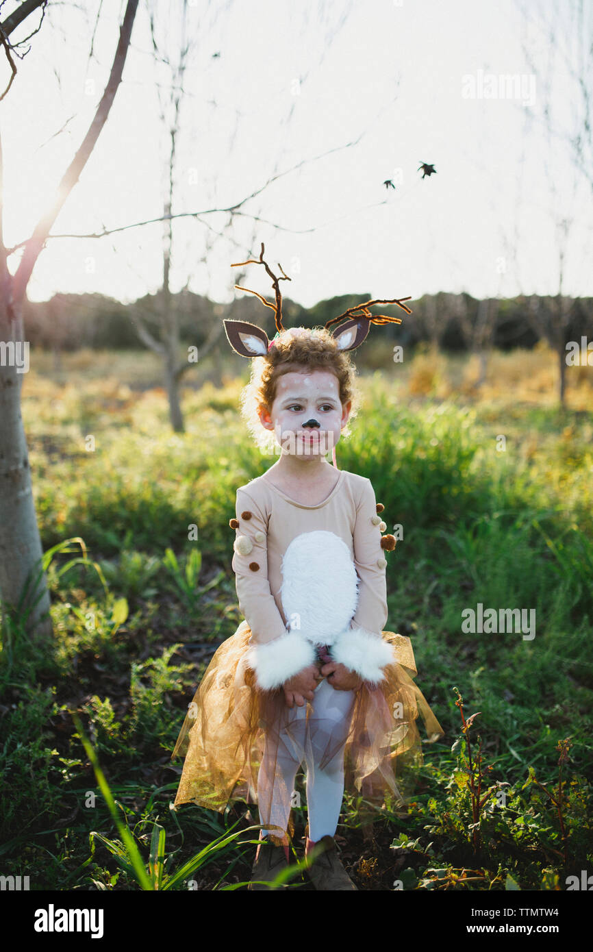 Costume de cerf Banque de photographies et d'images à haute résolution -  Alamy