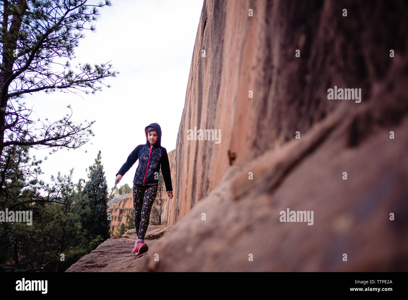 Girl hiking in Colorado Banque D'Images