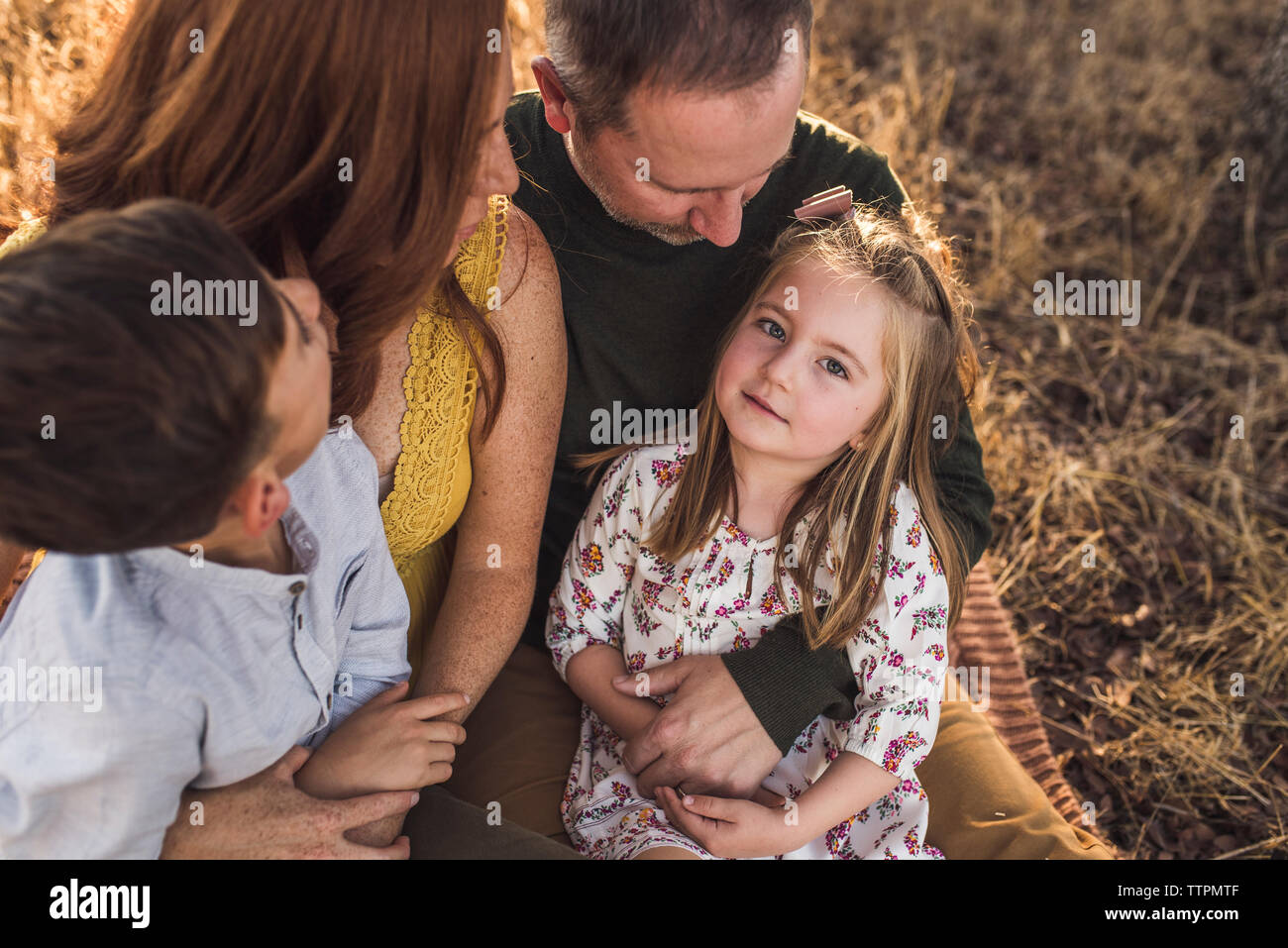 Plaisir En Famille à Lextérieur Banque De Photographies Et Dimages à