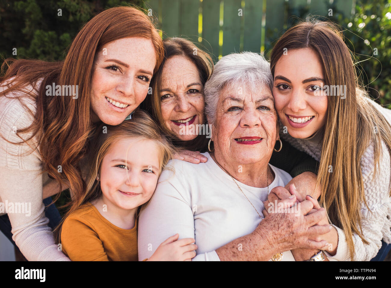 Portrait de femmes de plusieurs générations ensemble fermer Banque D'Images