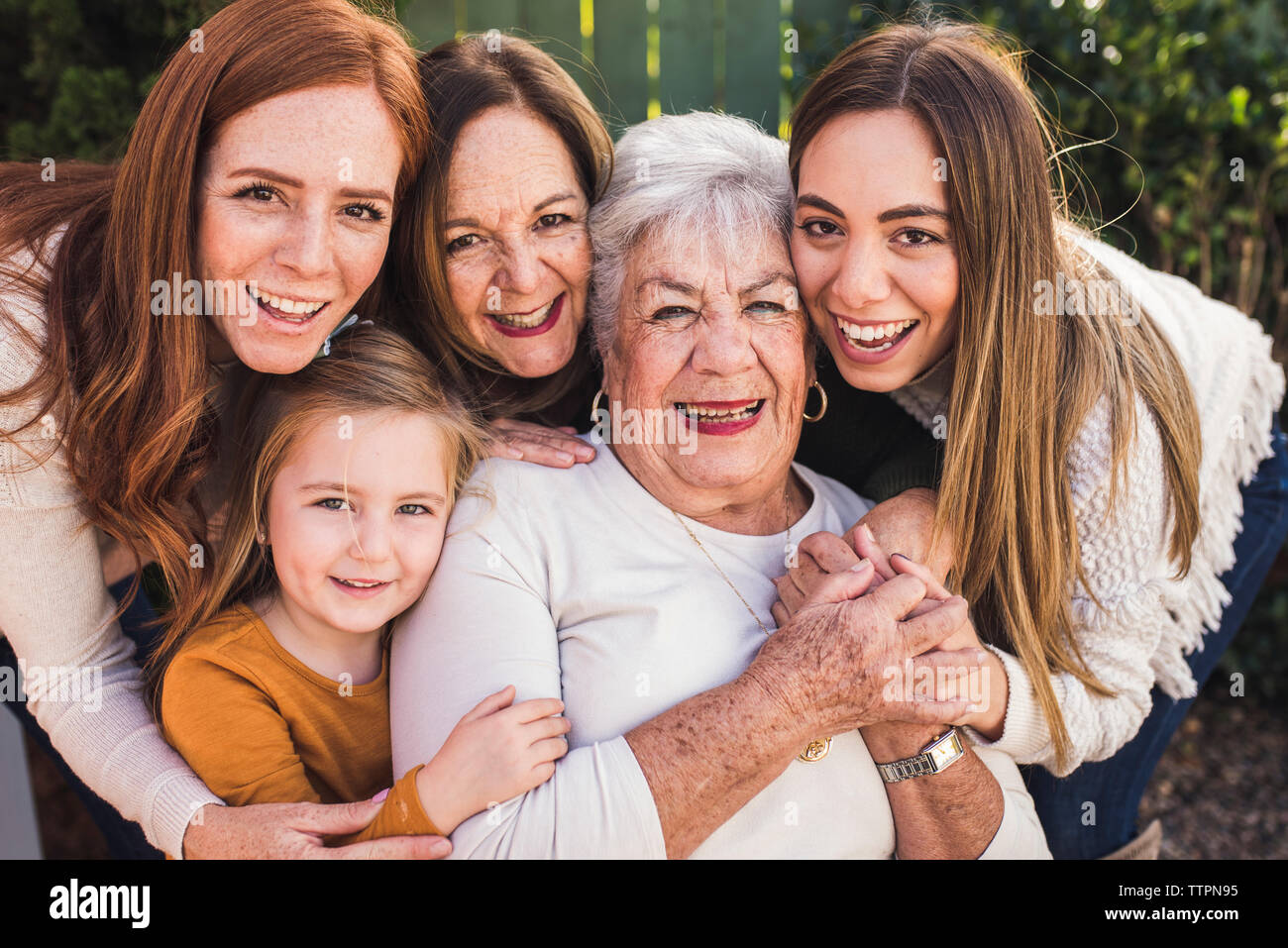Portrait de femmes de plusieurs générations ensemble fermer Banque D'Images