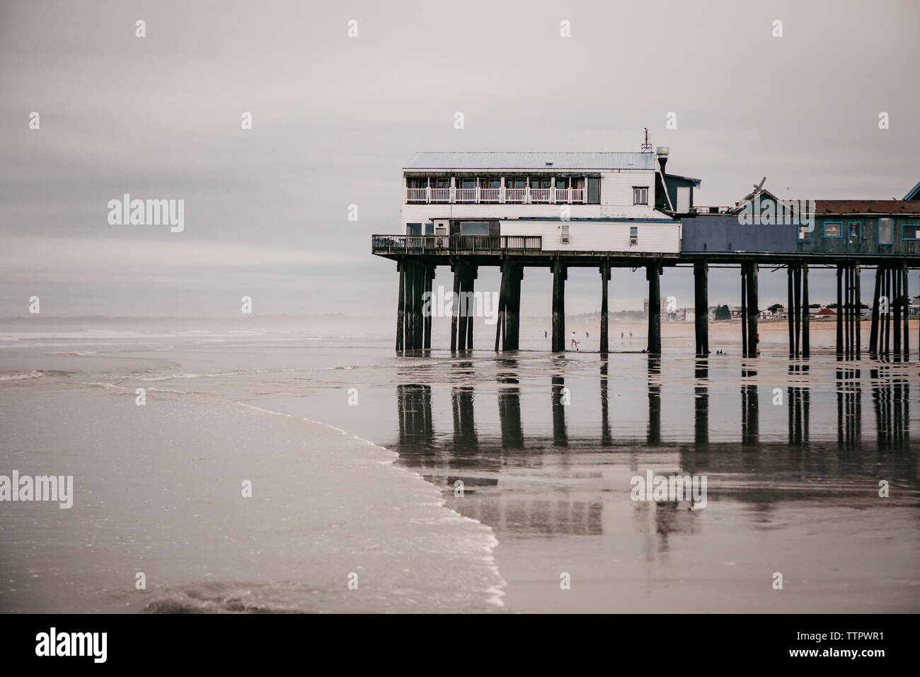 Pier dans le Maine avant une tempête Banque D'Images