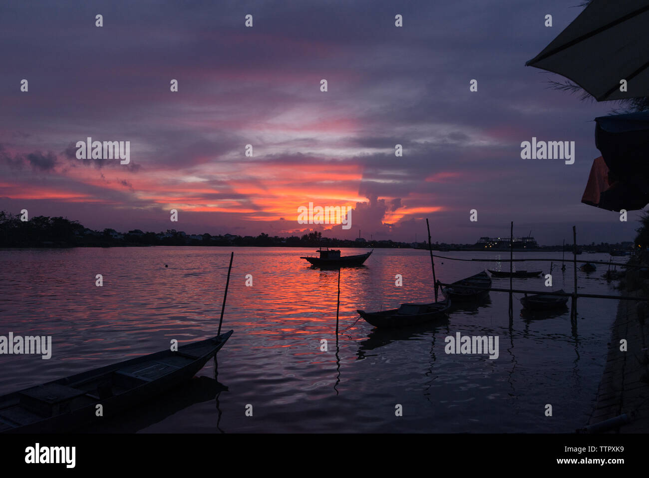 Hoi An River Sunset Dernière Lumière Banque D'Images