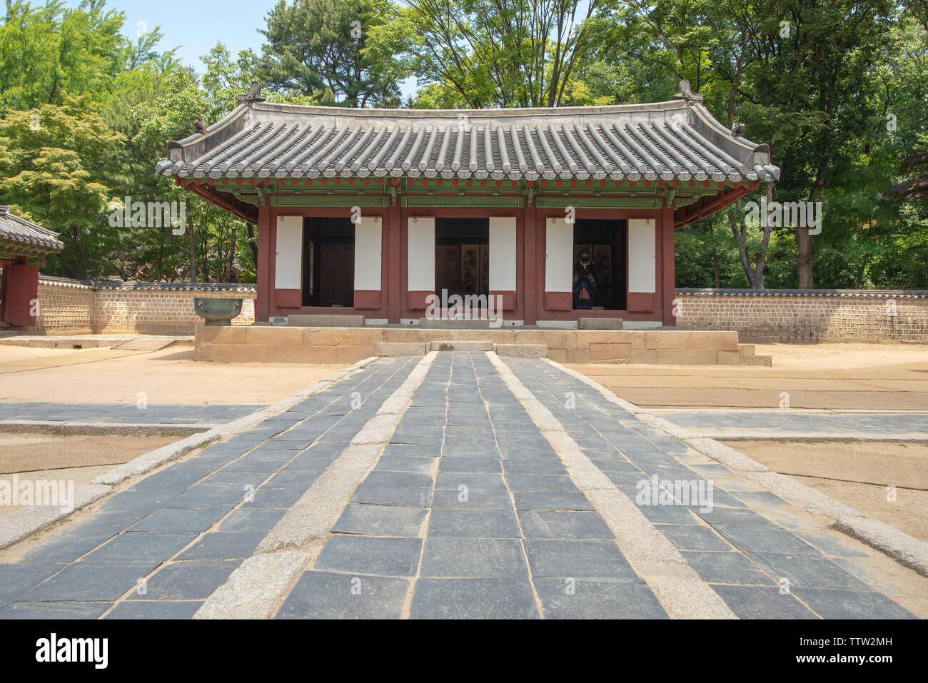 Un petit temple, Temple Jongmyo Royal Shrine confucéenne, Séoul, Corée du Sud Banque D'Images
