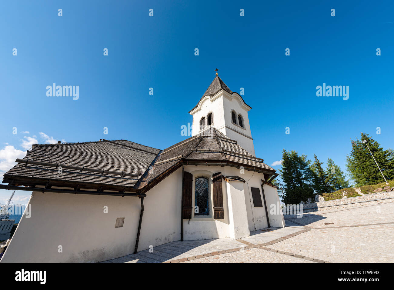 Ancien sanctuaire de Monte Santo di Lussari, lieu de pèlerinage à Alpes italiennes. La province d'Udine, Frioul-Vénétie Julienne, Italie, Europe Banque D'Images
