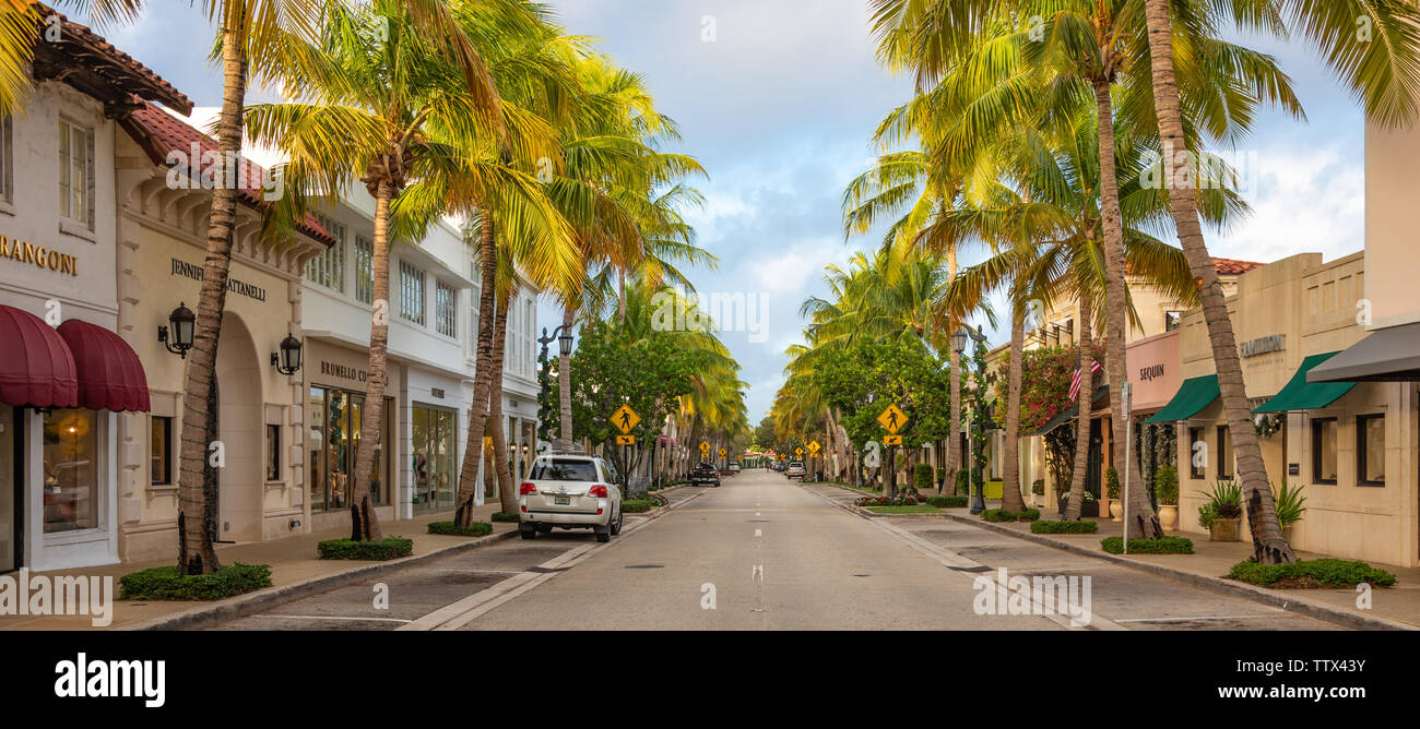 Worth Avenue à Palm Beach, en Floride. (USA) Banque D'Images