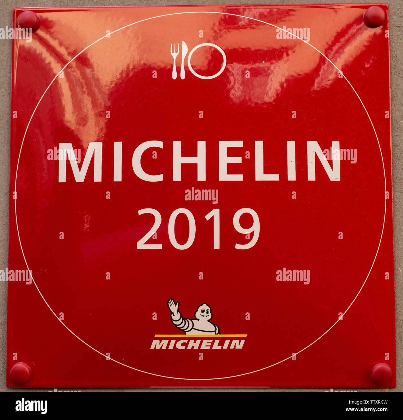 Guide Michelin restaurant extérieur symbole à Lyon, France. Lyon dispose de 140 restaurants mentionnés dans le guide Michelin de 2019 et 20 au res Banque D'Images