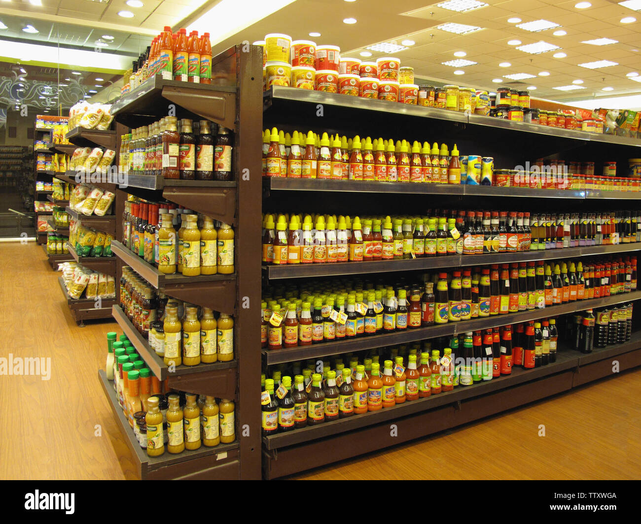 Épicerie dans un supermarché, Inde Banque D'Images