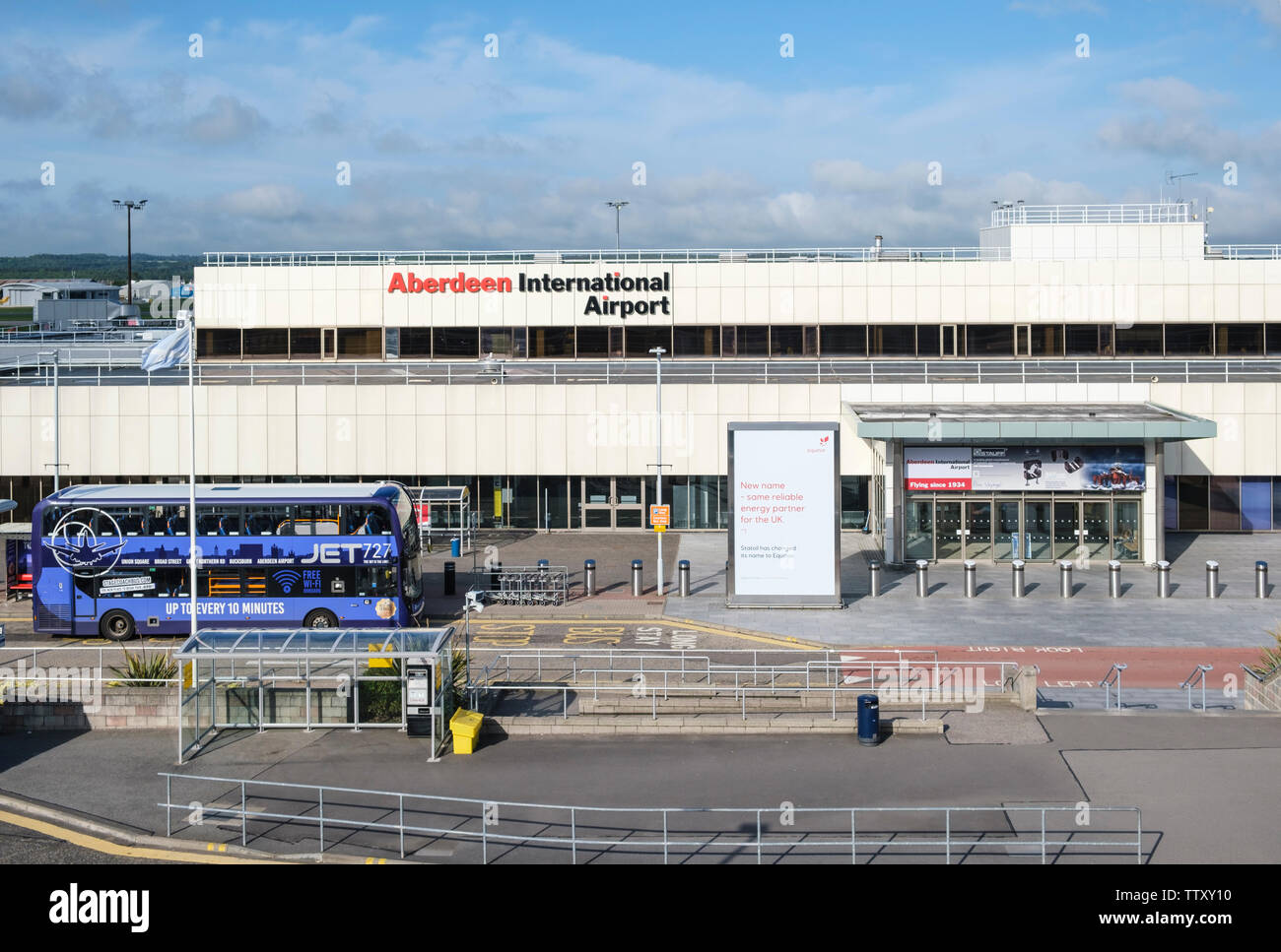 L'Aéroport International d'Aberdeen, Ecosse, avec l'extérieur Jet'Bus à un moment de tranquillité Banque D'Images