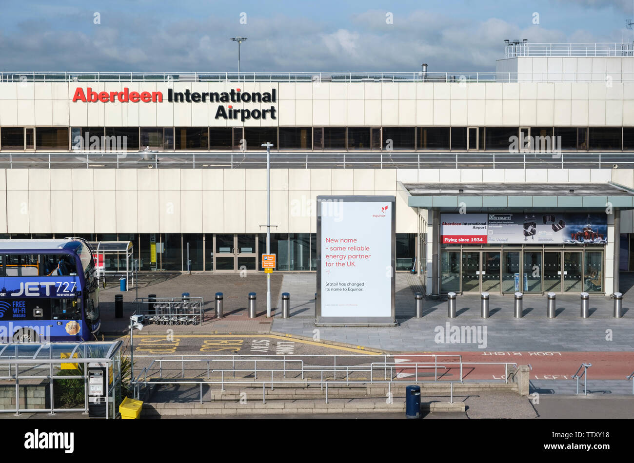 L'Aéroport International d'Aberdeen, Ecosse, avec l'extérieur Jet'Bus à un moment de tranquillité Banque D'Images