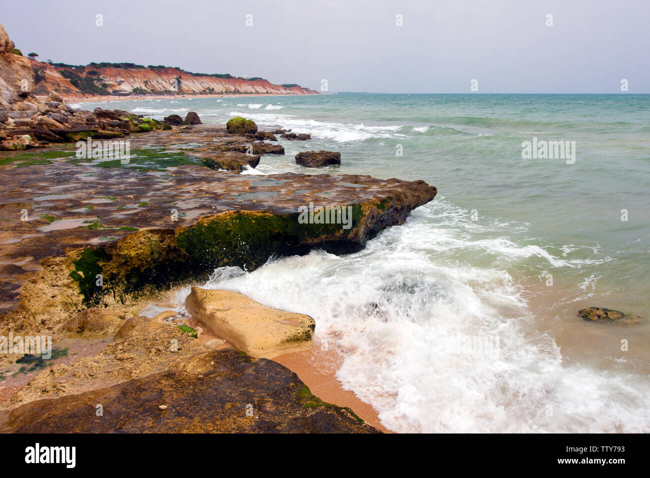 Plage de Praia de Falesia, Algarve, Portugal. Banque D'Images