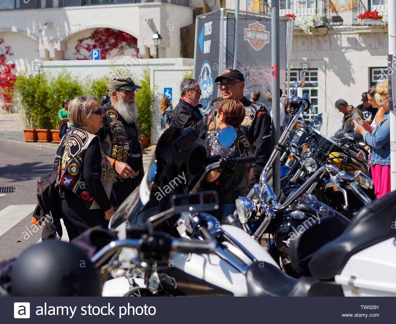 Black Leather Jacket Harley Davidson Banque D Image Et Photos Alamy Black Leather Jacket Harley Davidson Banque D Image Et Photos Alamy