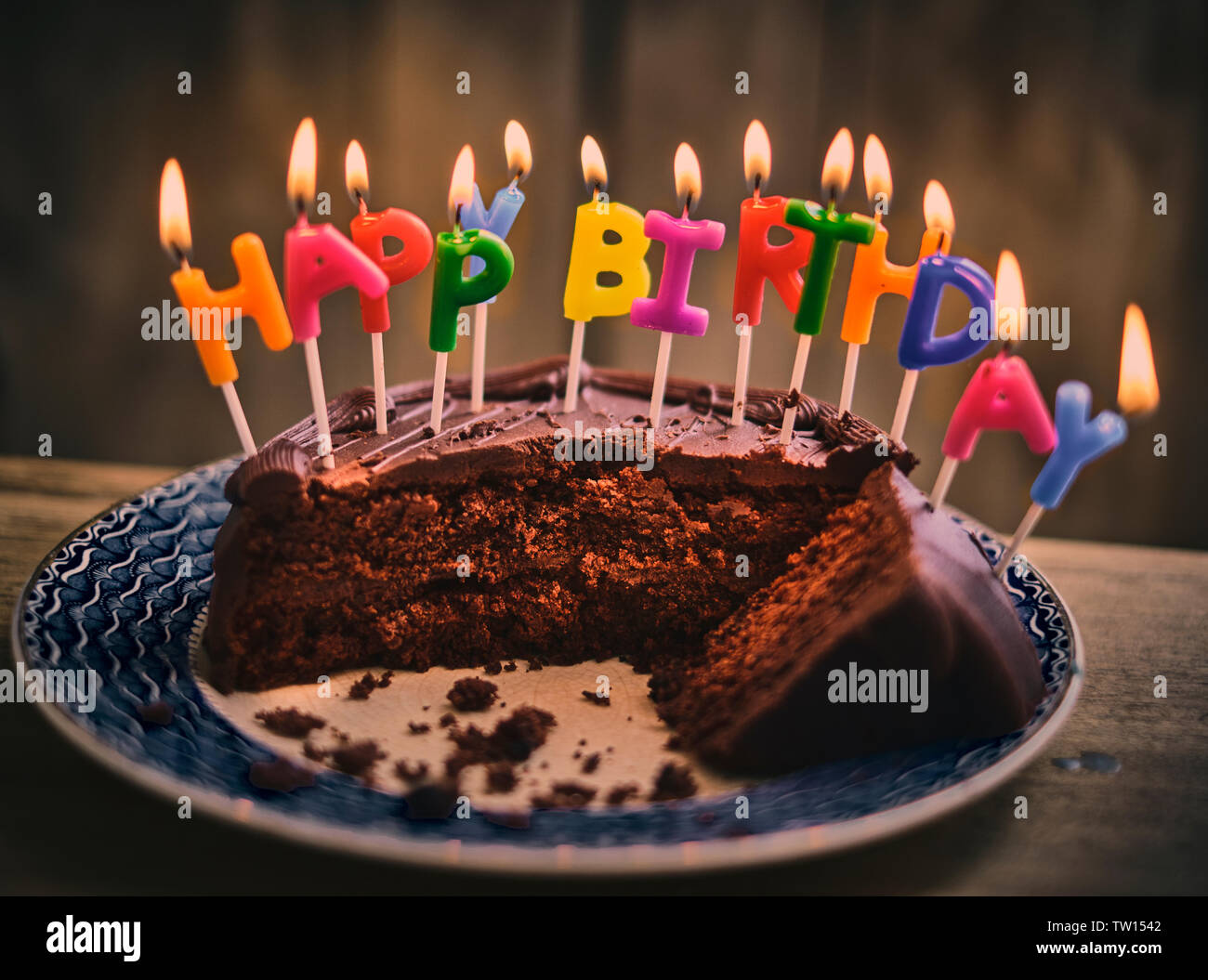 Happy Birthday Chocolate Cake Banque D Image Et Photos Alamy